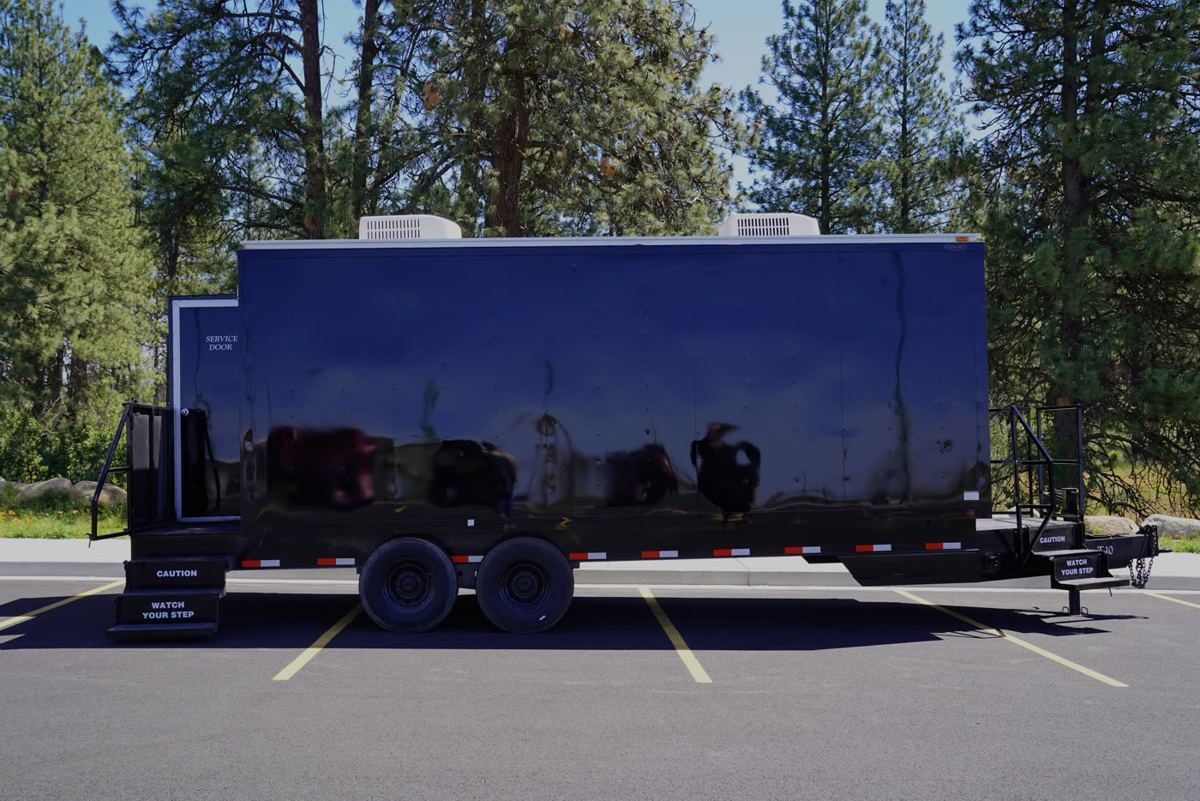 T-10 Multi Stall Black Trailer